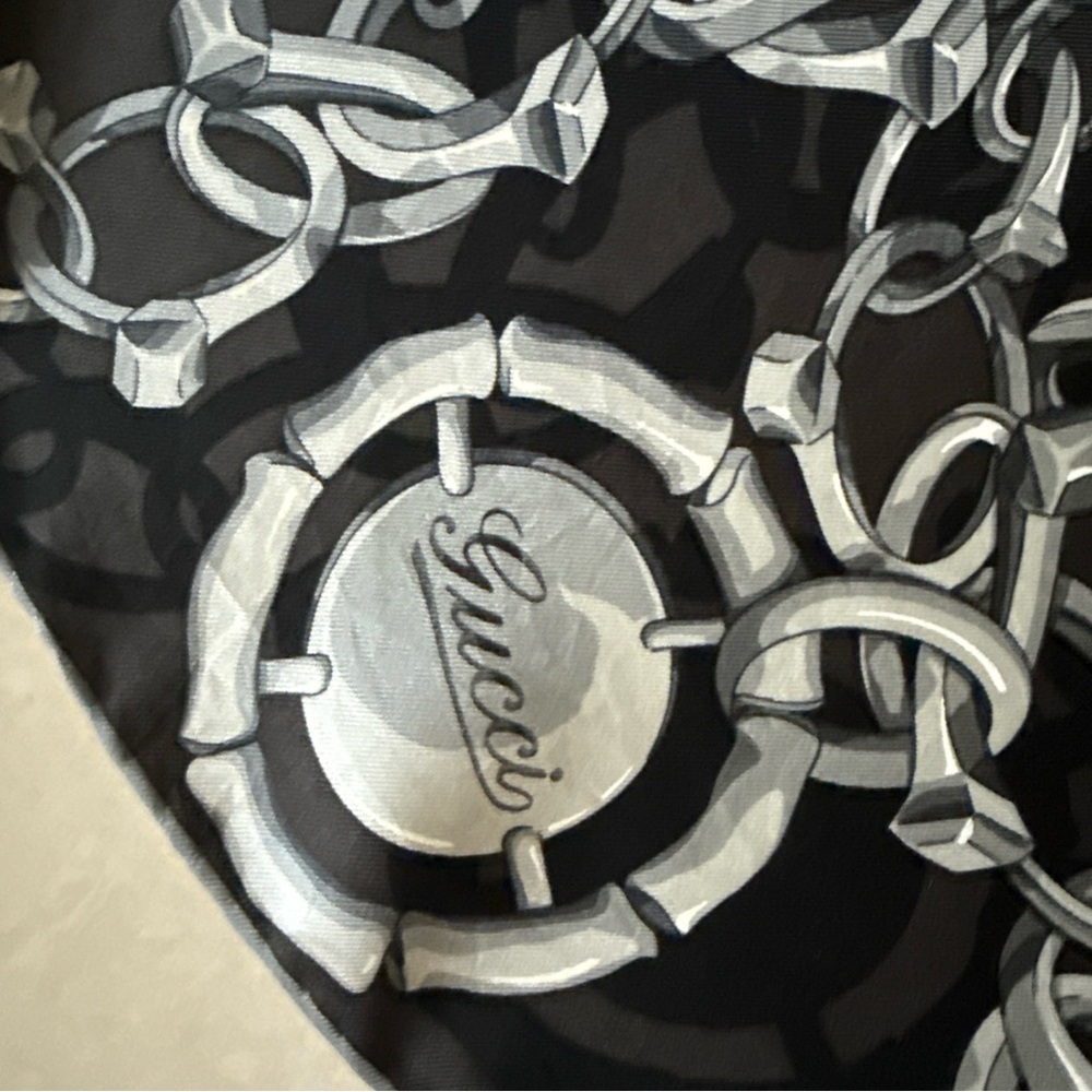 Gucci Dark Gray and Silver Chain Pattern Scarf - Picture 10 of 14